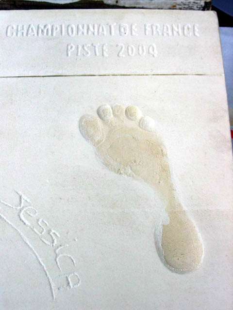Le pied de Jessica passe à la postérité