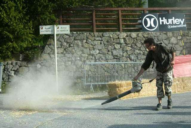 Souffleur pour nettoyer la piste