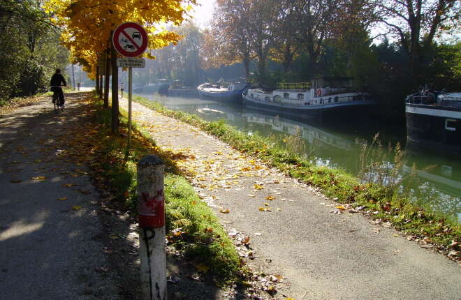 La piste du Canal du Midi en automne
