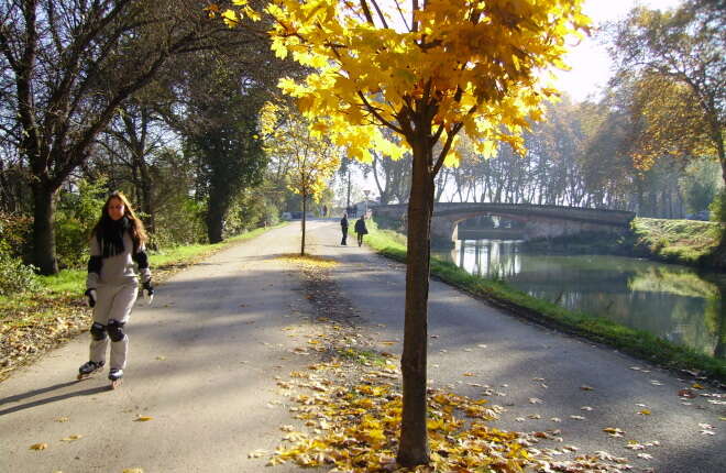 L'endroit est utilisé par les patineurs et les patineuses