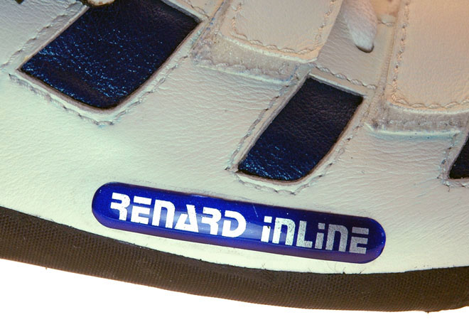 Visuel de la marque sur le côté de la chaussure R07