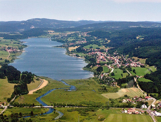 La voie verte du lac de Saint-Point sur les rails