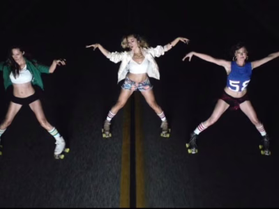 100% de roller dans le clip de Chet Faker