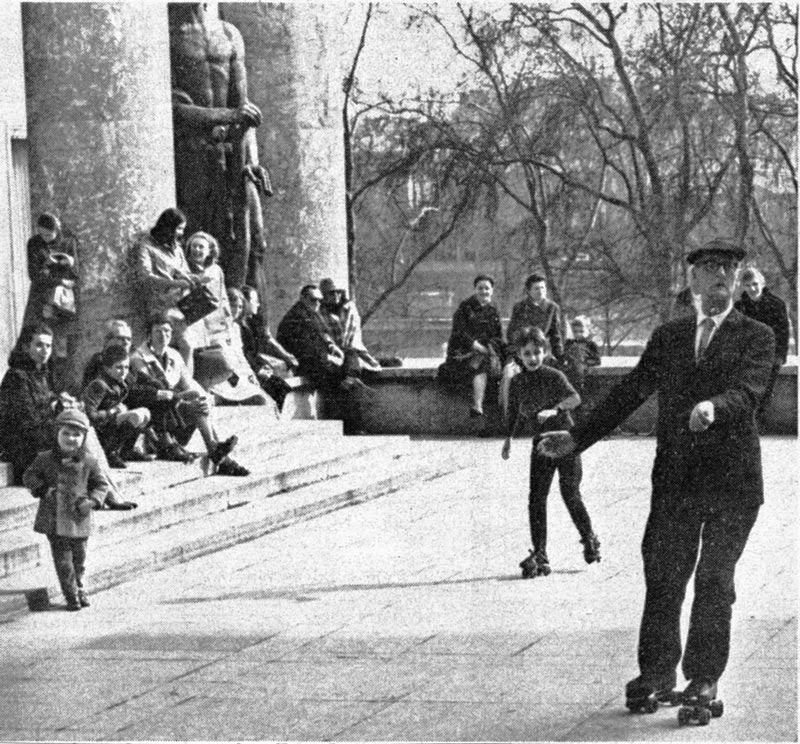 Florimond Dufour et les enfants en 1960 (Collection de Sam Nieswizski)