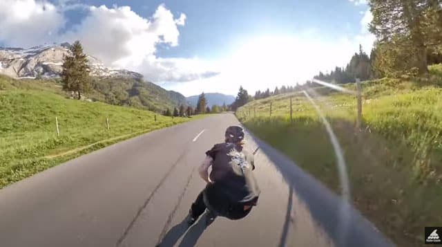 Maxime Genoud en schuss dans la descente des Diableretes (Suisse)