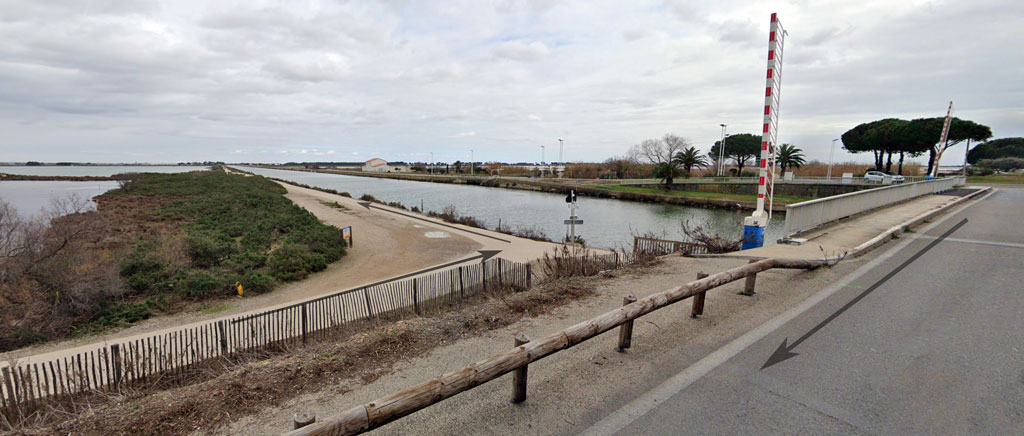 Début de la voie verte au départ du Grau-du-Roi en direction d'Aigues-Mortes