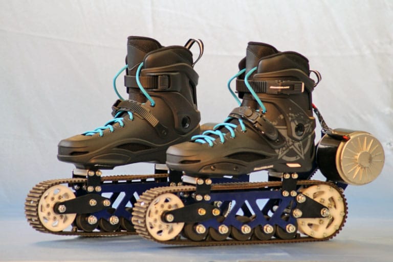 Patinage de vitesse éclair avec patins à roulettes électriques