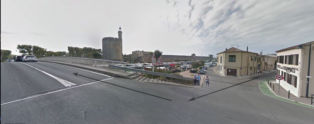 Passage du premier pont à Aigues-Mortes