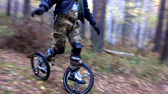 Un patin cycle à roues pneumatique