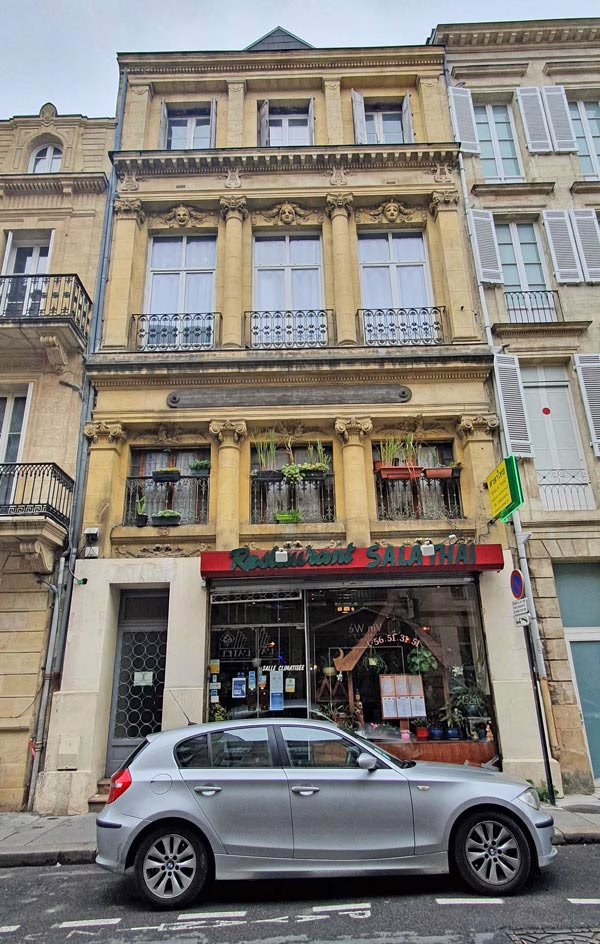 Le théâtre Louit converti en skating rink à Bordeaux (33)