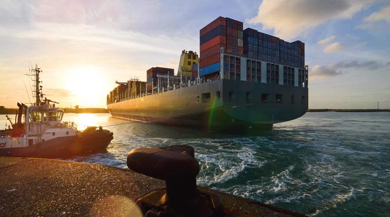 Bateau porte-conteneurs