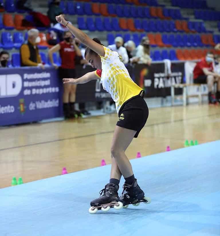 Patineuse espagnole en slide