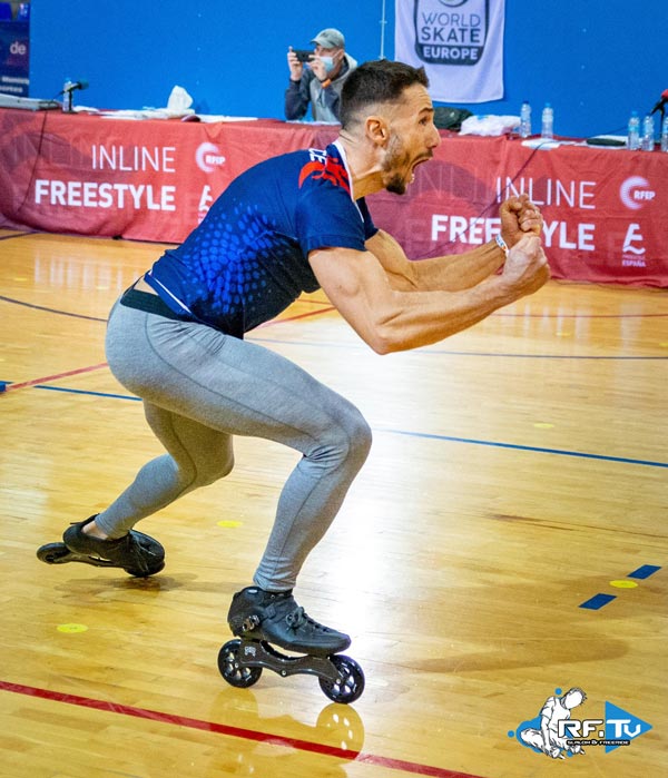 Florian Petitcollin célèbre sa victoire