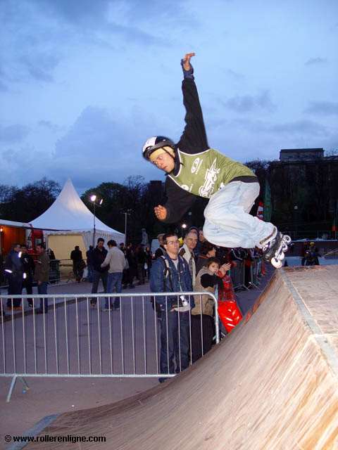 Dans les courbes du Salomon Freeskate Festival 2004