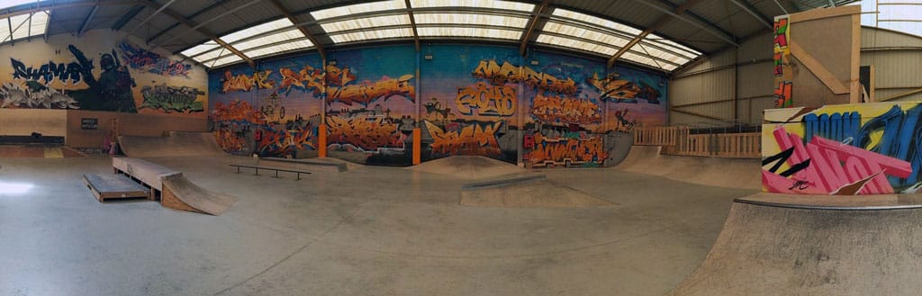 Vue panoramique du skatepark