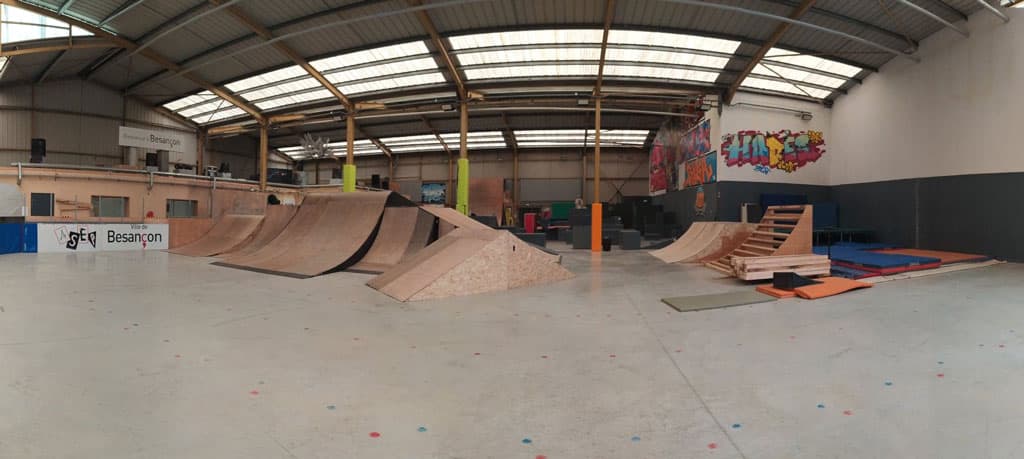 Vue panoramique du skatepark