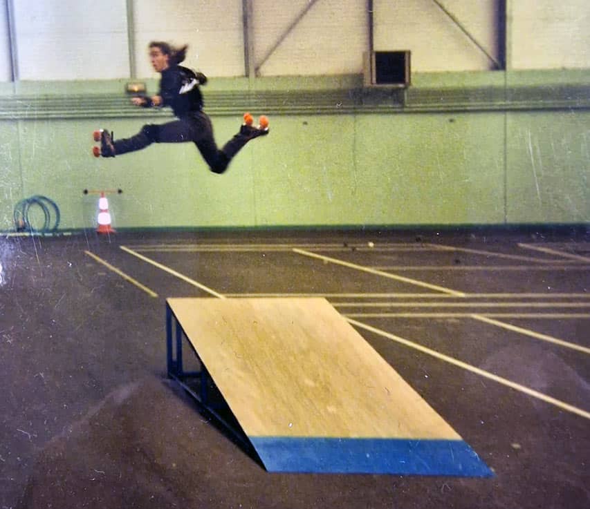 Gabrielle Denis en dafy lors d'un stage de roller acro pour les filles organisé à Saint-Jean d'Angely en 1996
