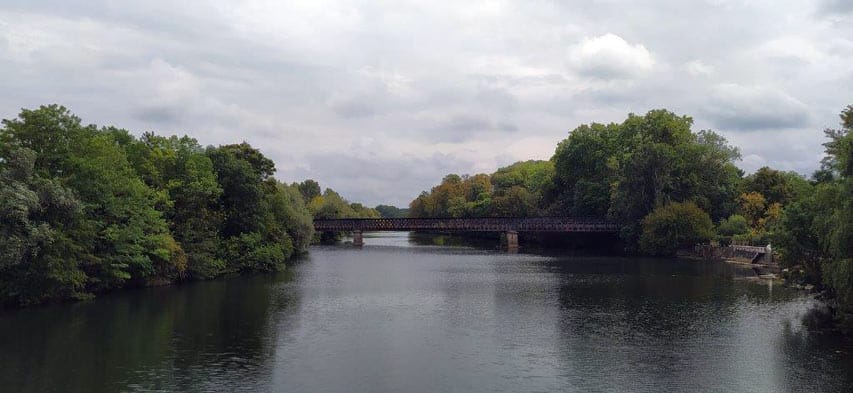 Voie verte Grévy - passage sur une passerelle à Dôle