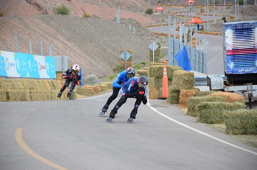 L'inline cross : une course à quatre patineurs