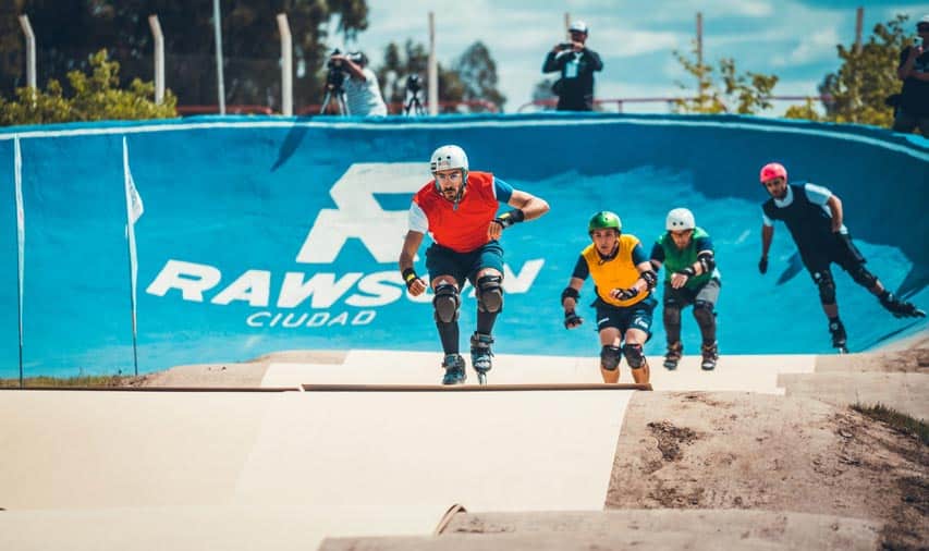 Oscar Briex en quart de finale du championnat du modne de skatecross en 2022