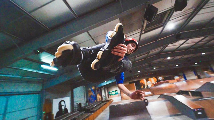 Anaëlle Nogueira au skatepark Le Hangar de Nantes