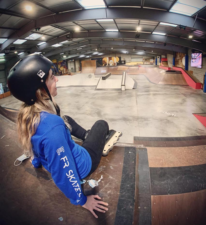 Anaëlle Nogueira au skatepark Le Hangar de Nantes
