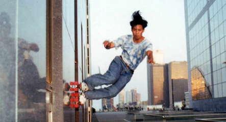 Wall ride sur un mur de la Défense