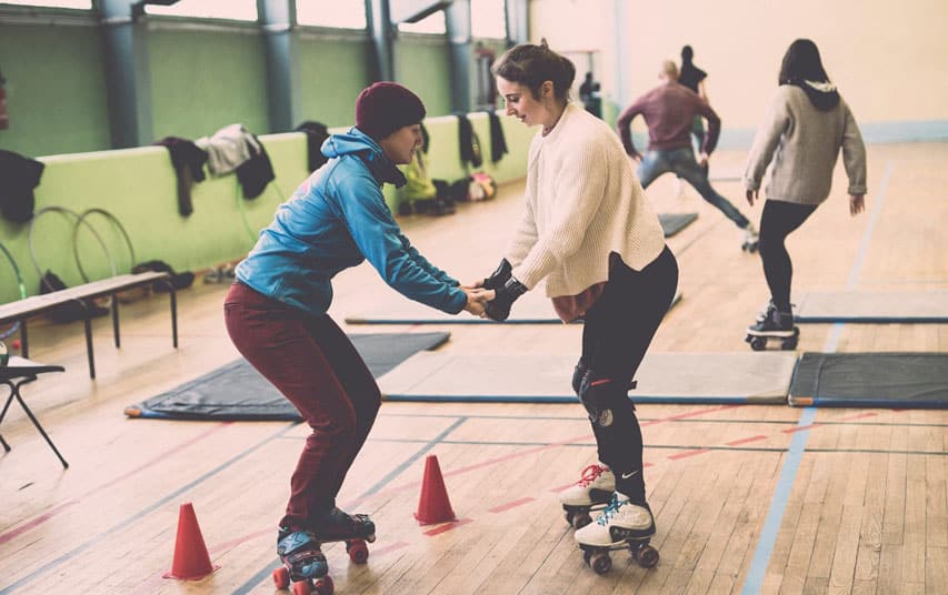 Marjorie Phlippoteau donne un cours de roller