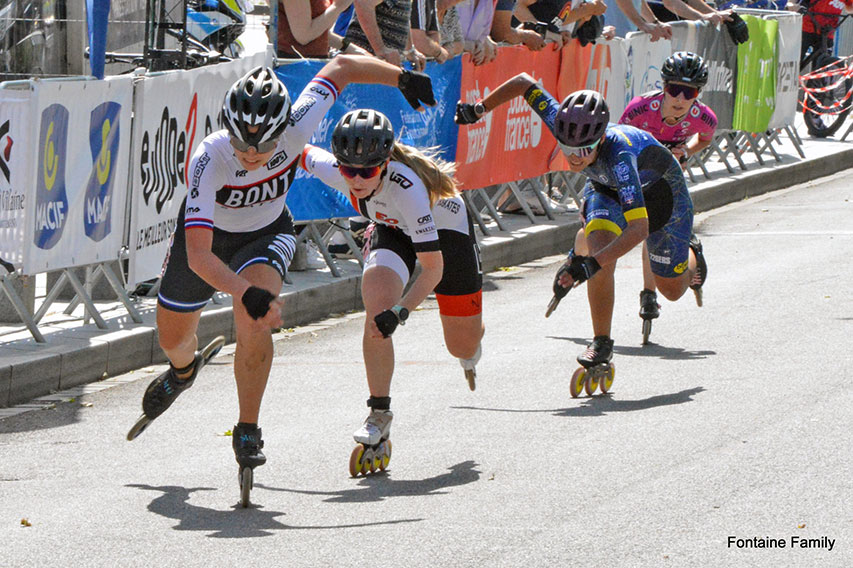 Sprint d'arrivée des femmes sur le marathon WIC de Rennes sur Roulettes 2023