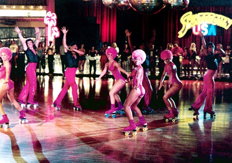 Séance de patinage extraite du film Skatetown, USA