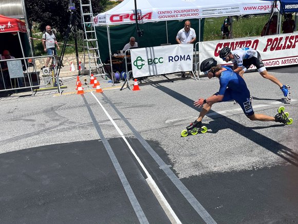 Sprint d'arrivée des hommes entre Jason Suttels et Martin Ferrié