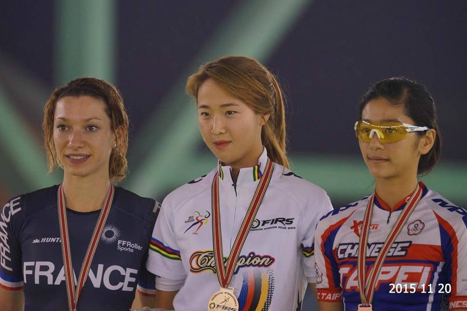 Podium de la course à points au championnat du monde de roller course 2015 à Kaohsiung avec Clémence Halbout, seconde