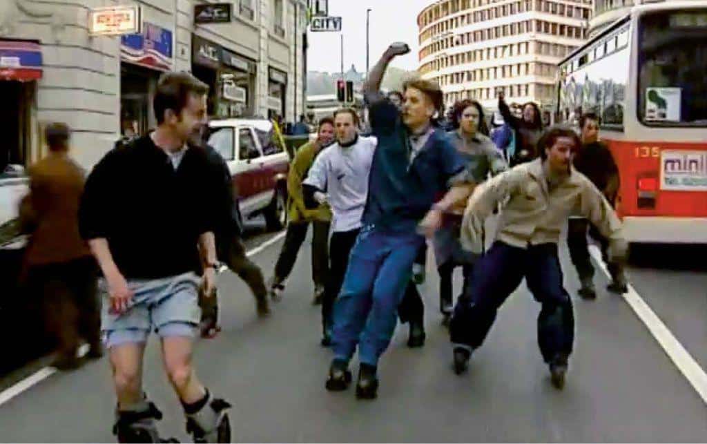 Les riders lausannois en rando en ville