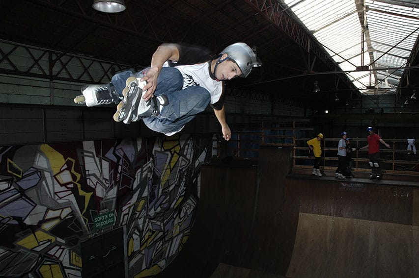 Lamine Fathi dans la big rampe de Roller Parc Avenue