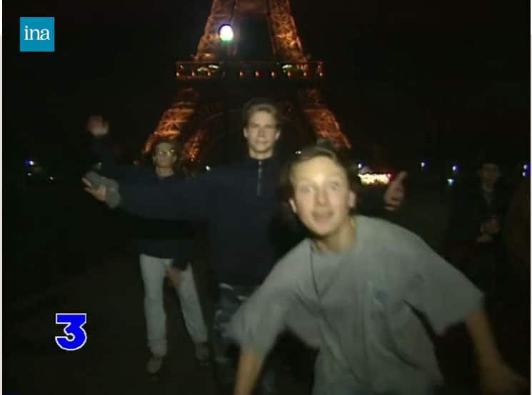 Randonnée Pari Roller du 29 octobre 1995 - sous la tour Eiffel