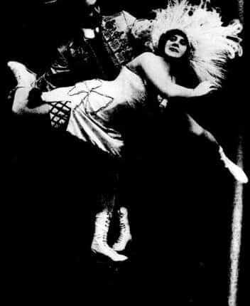 Nellie Donegan et Earle Reynolds dans « A Parisian Model »