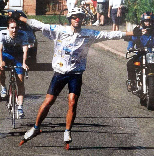 Anthony Rondel bat le record du monde des 24 heures en roller en 2000
