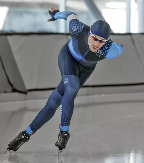 Jimmy Jouette en patinage sur glace longue piste
