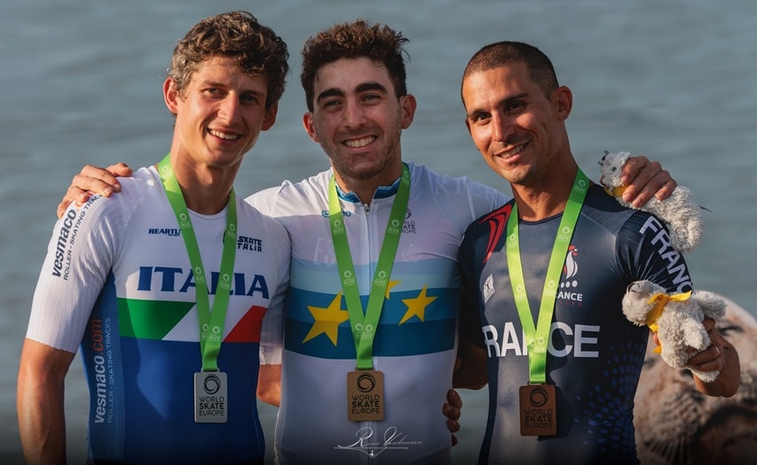 Elton de Souza sur le podium du 200 m au championnat d'Europe de roller course 2024
