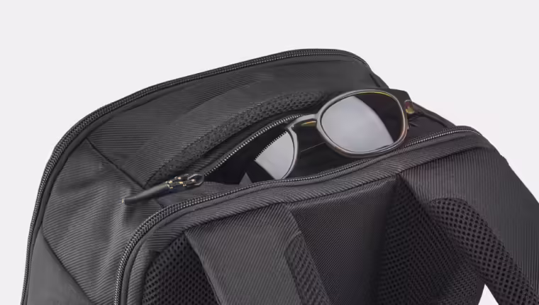 Poche supérieure du Sac à dos Quechua NH Escape 500
