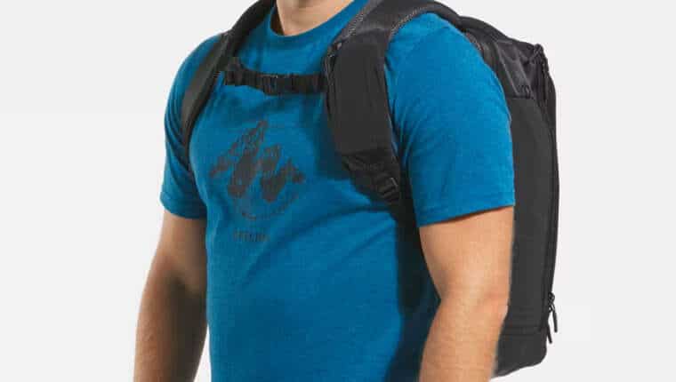 Le système de fixation du sac à dos Quechua NH Escape 500