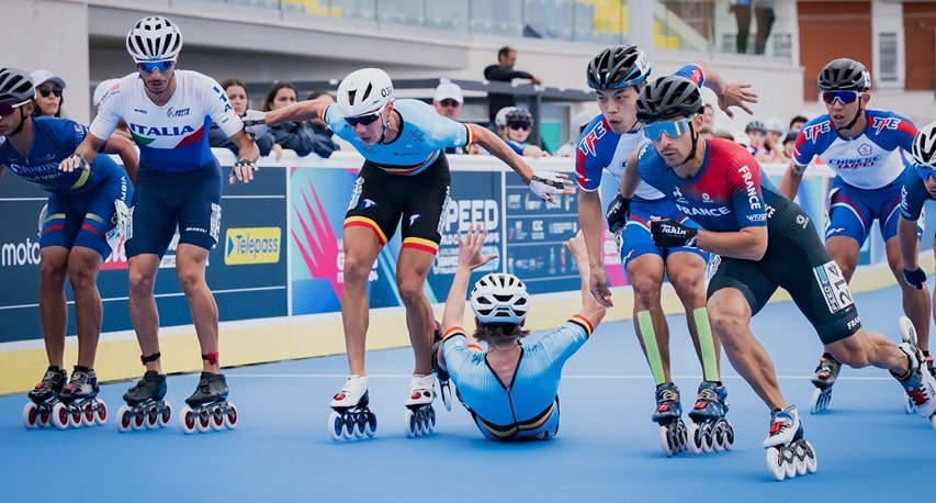 Chute d'un patineur de l'équipe Belge de roller course lors des 3000 m relais sur piste senior homme