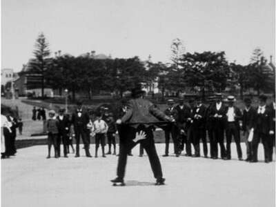 Film : le patineur grotesque des frères Lumière (1896-1897)
