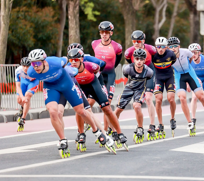 Felix Rijhnen en tête du peloton homme au World Skate Marathon Tour Shanghai 2025