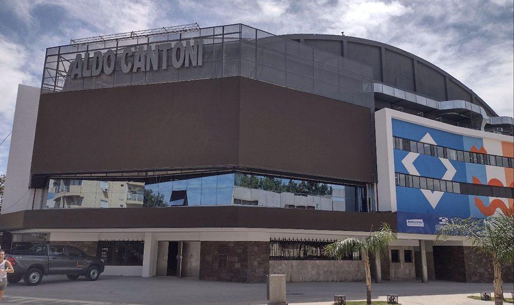 L'entrée du Coliseum Aldo Cantoni à San Juan (Argentine)