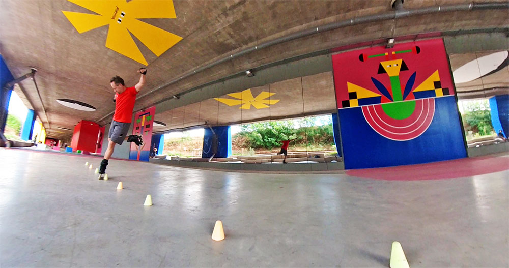 Session de roller slalom freestyle au spot de l'Estacade de Cenon