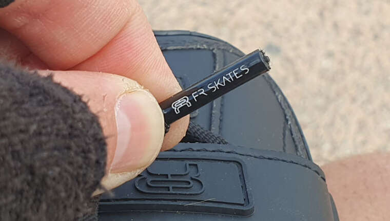 Même les lacets sont à la marque FR Skates