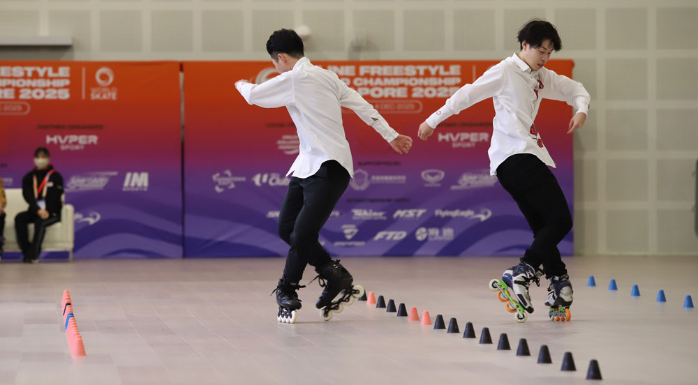Patineurs chinois au championnat du monde inline freestyle slalom battle 2025