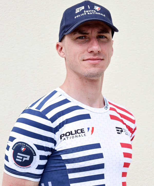 Timothy Loubineaud sous les couleurs de la Police Nationale
