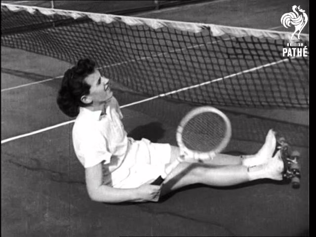 Vidéo : du tennis en patins à roulettes en 1941